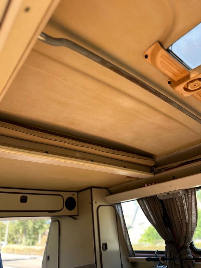 Volkswagen-vanagon-westfalia-1984-brown-1