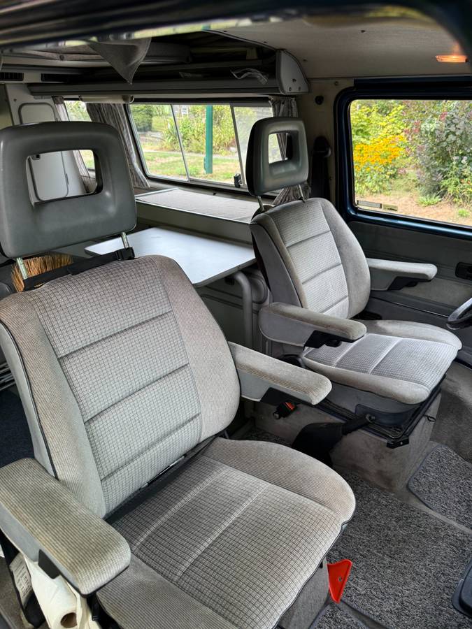 Volkswagen-vanagon-westfalia-1990-blue-2