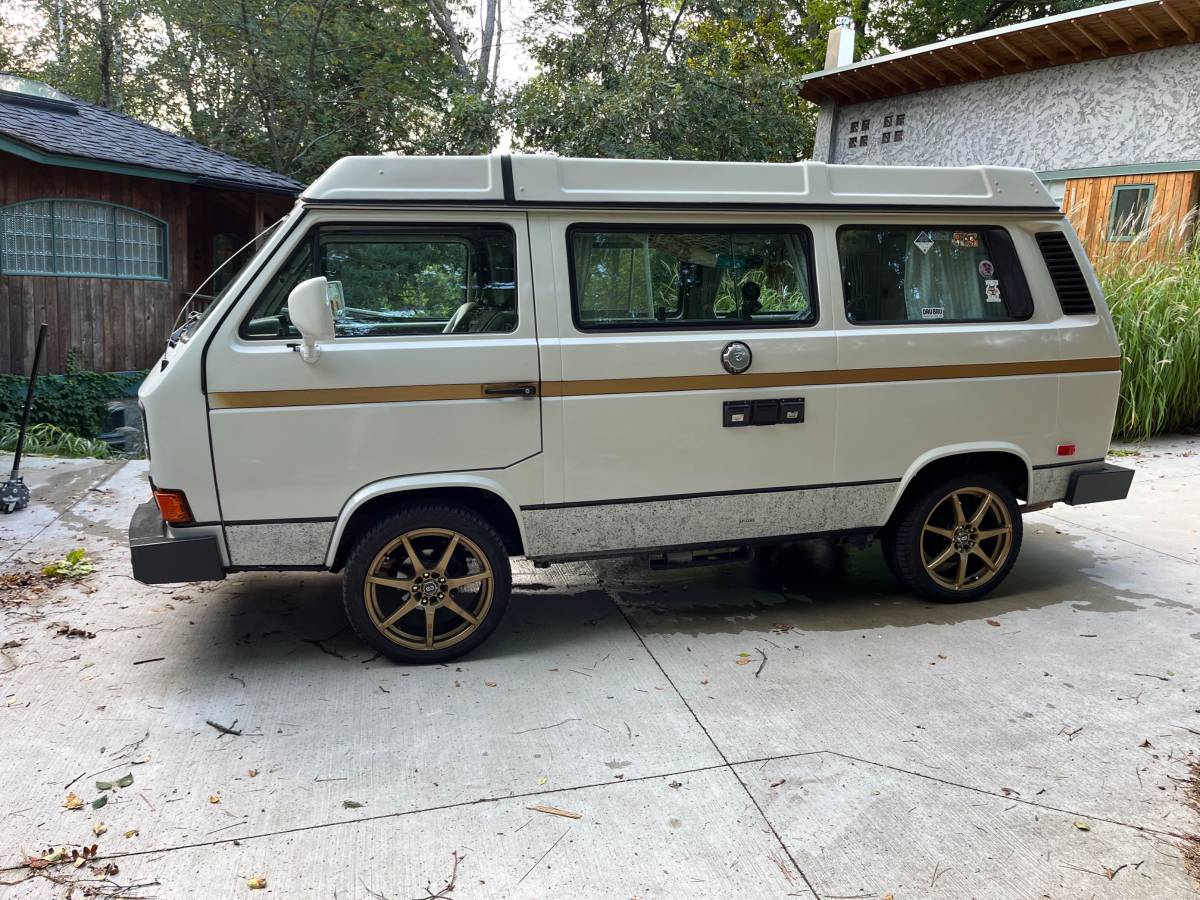 Volkswagen-vanagon-westfalia-1991-white-2