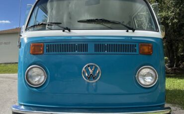 Volkswagen-vw-transporter-bus-t2-bay-window-1977-blue-1