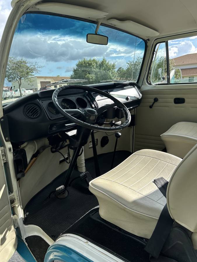 Volkswagen-vw-transporter-bus-t2-bay-window-1977-blue-10