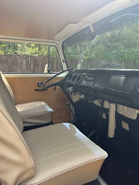 Volkswagen-westfalia-camper-1971-custom-3