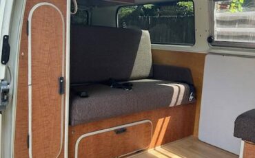 Volkswagen-westfalia-camper-1971-custom-5