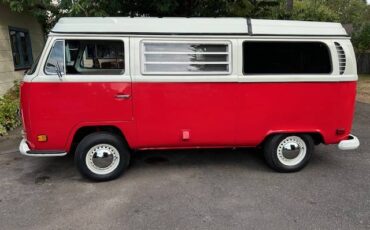 Volkswagen-westfalia-camper-1971-custom-6