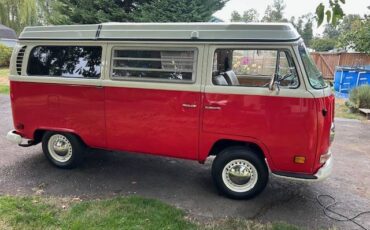 Volkswagen-westfalia-camper-1971-custom-7
