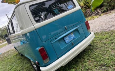 Volkswagon-1977-blue-1