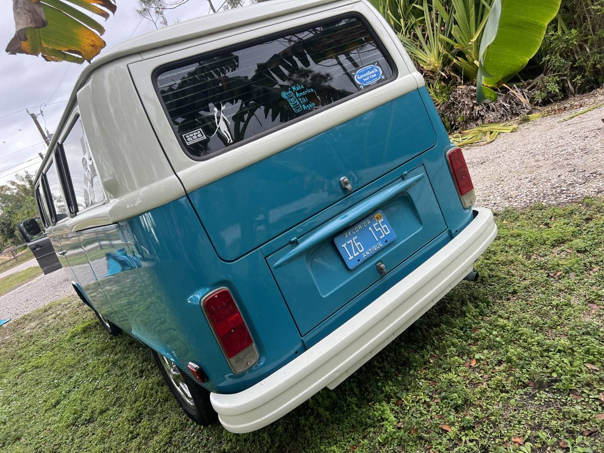 Volkswagon-1977-blue-1