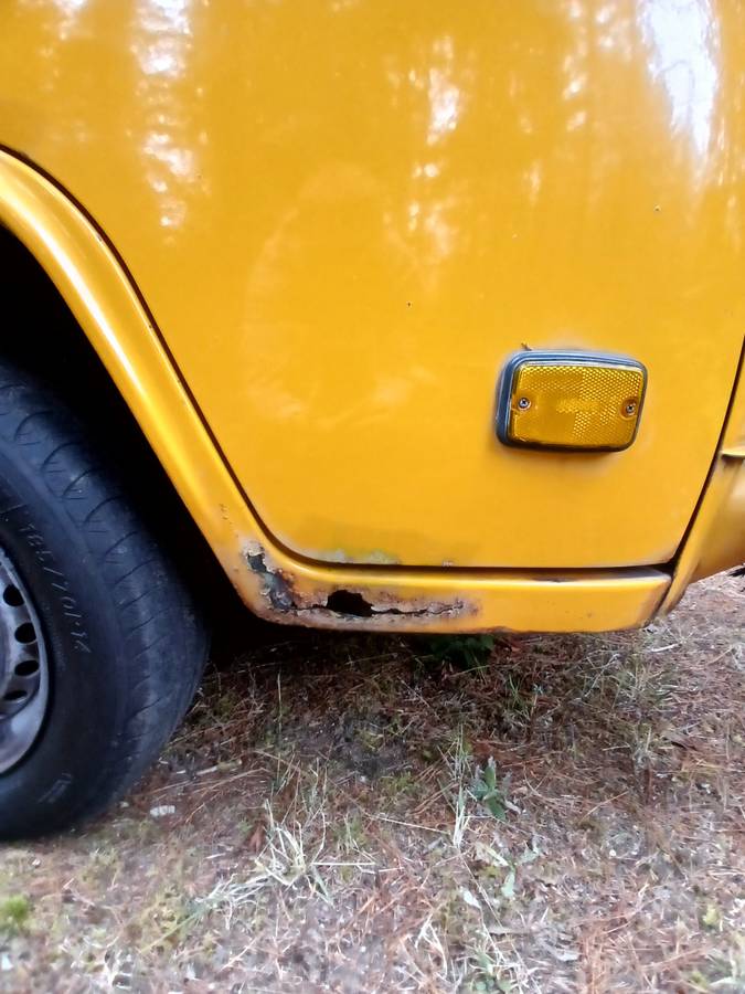 Volkswagon-camper-2-type-bus-1977-15