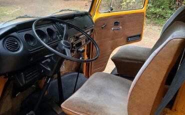 Volkswagon-camper-2-type-bus-1977-2