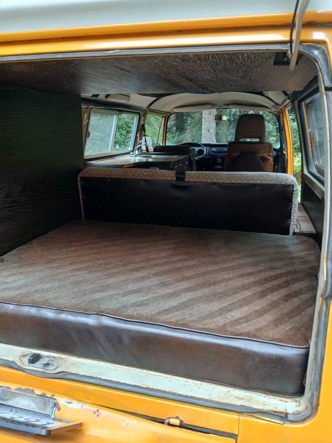 Volkswagon-camper-2-type-bus-1977-6