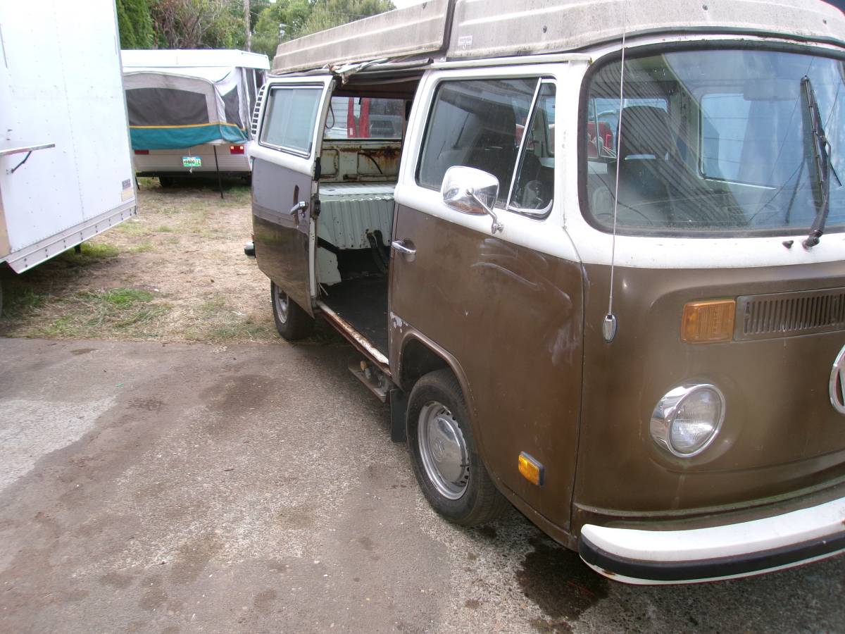 Volkswagon-westphalia-camper-van-1978-brown-1