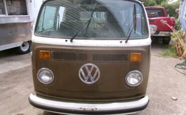 Volkswagon-westphalia-camper-van-1978-brown-7