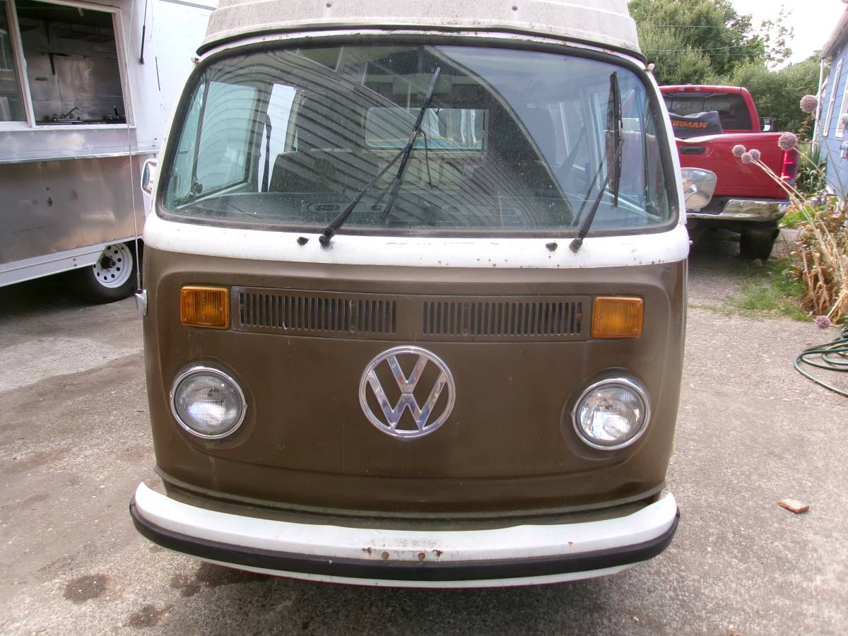 Volkswagon-westphalia-camper-van-1978-brown-7