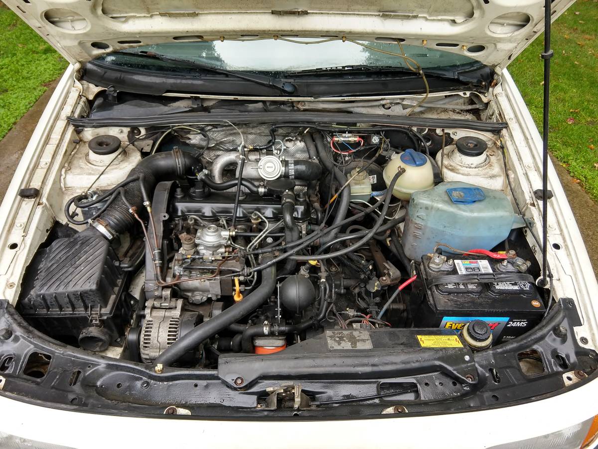 Volswagen-passat-diesel-1991-white-10