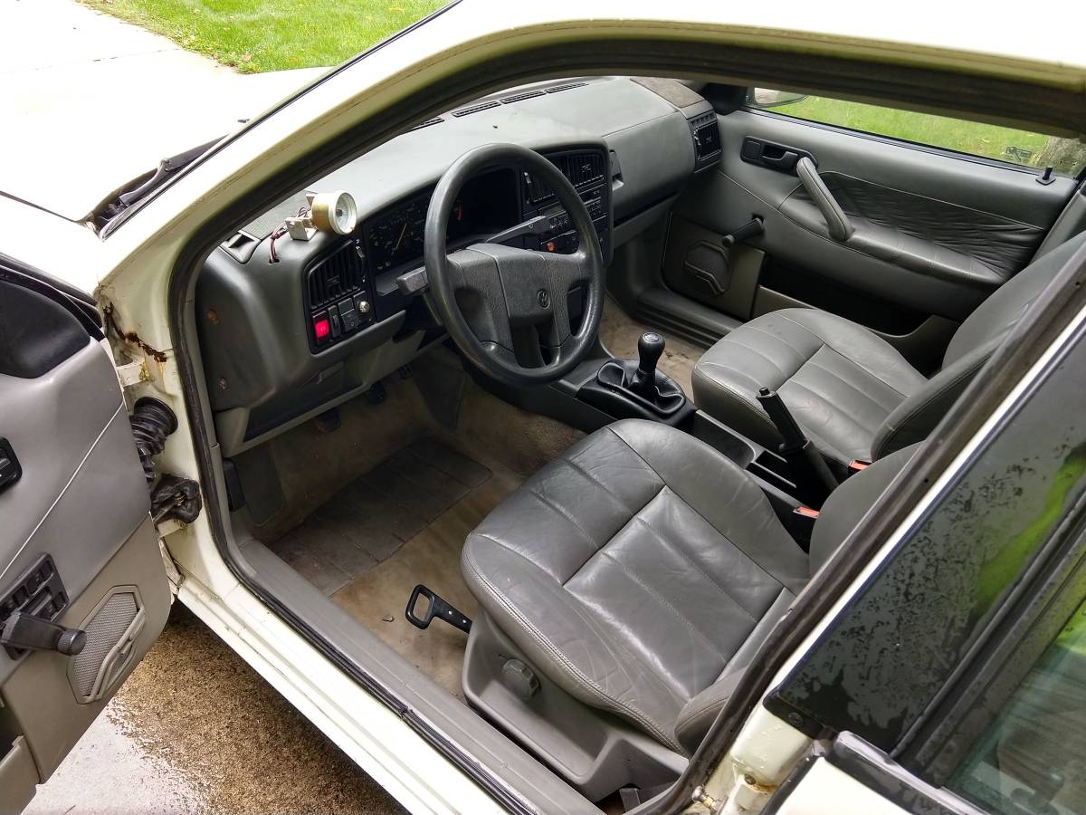 Volswagen-passat-diesel-1991-white-2