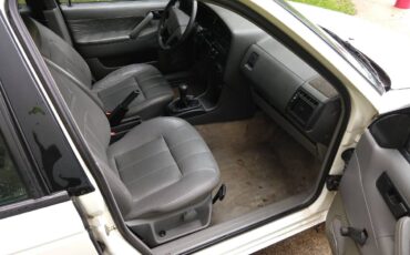 Volswagen-passat-diesel-1991-white-7