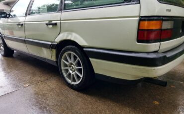 Volswagen-passat-diesel-1991-white-9