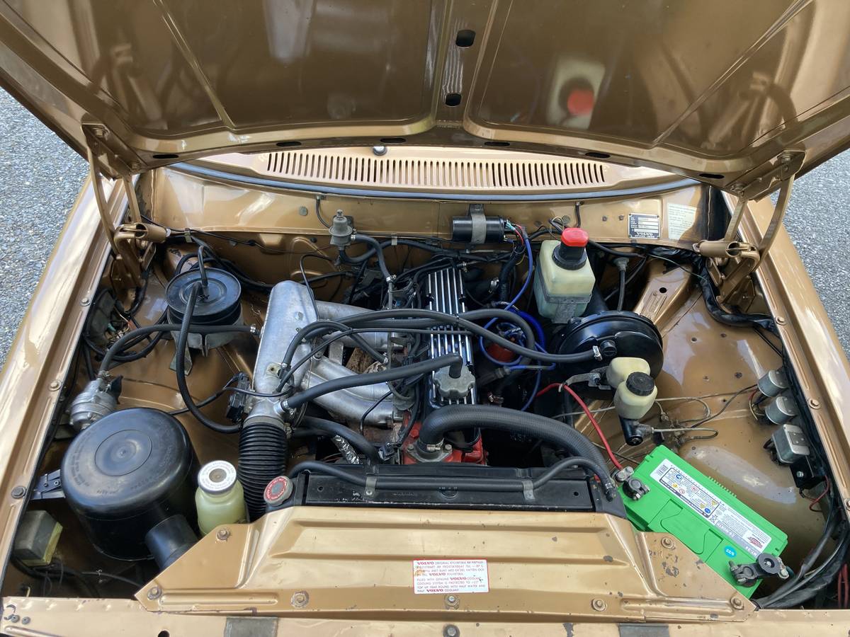 Volvo-142e-1971-custom-13