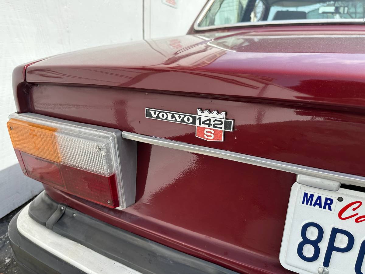 Volvo-142s-1974-10