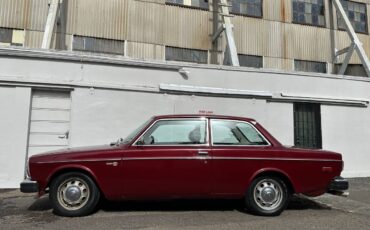 Volvo-142s-1974-3