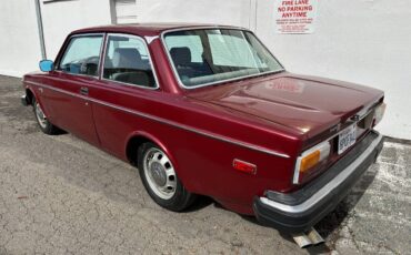 Volvo-142s-1974-4