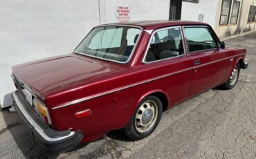 Volvo-142s-1974-5