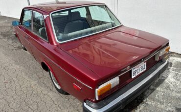 Volvo-142s-1974-9