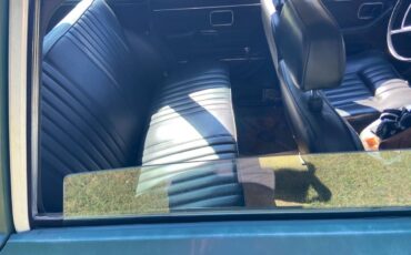 Volvo-145s-1972-green-10