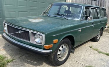 Volvo-145s-1972-green