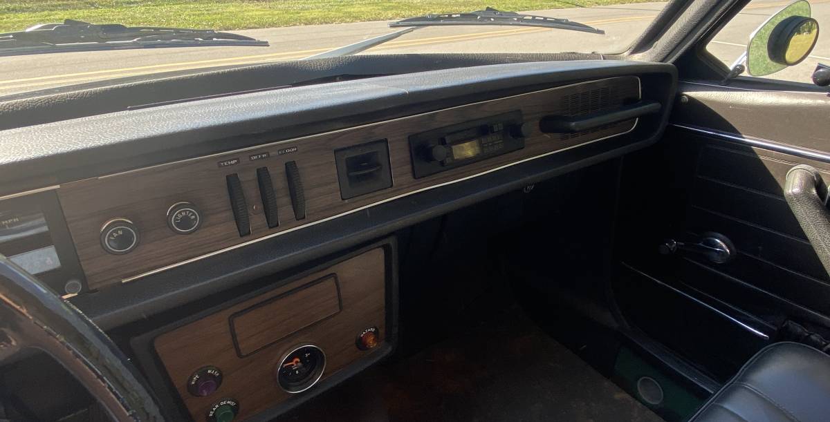 Volvo-145s-1972-green-8