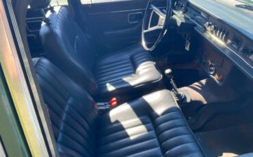 Volvo-145s-1972-green-9