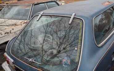 Volvo-1973-blue-1