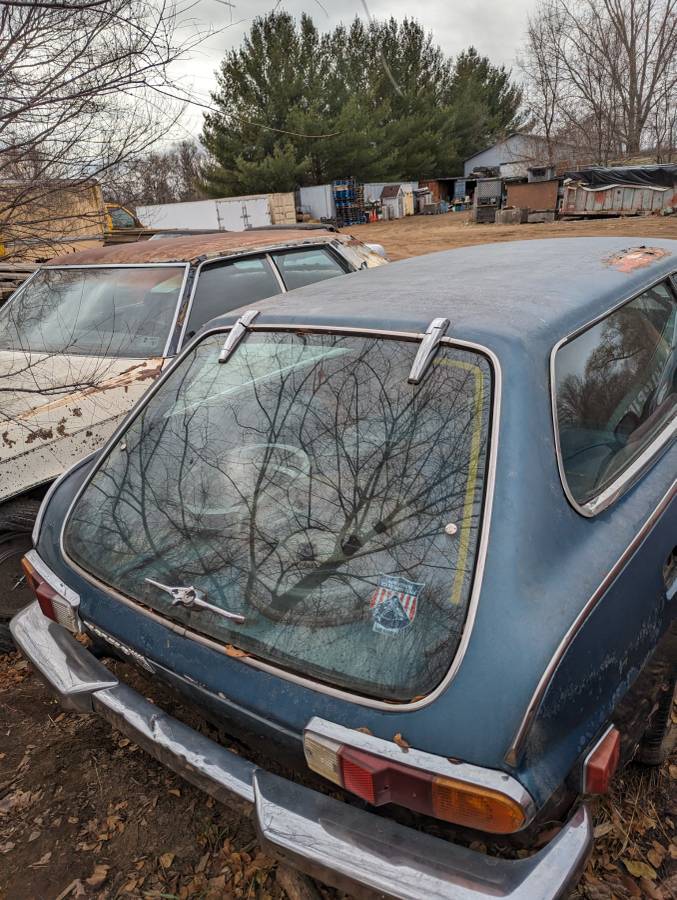 Volvo-1973-blue-1