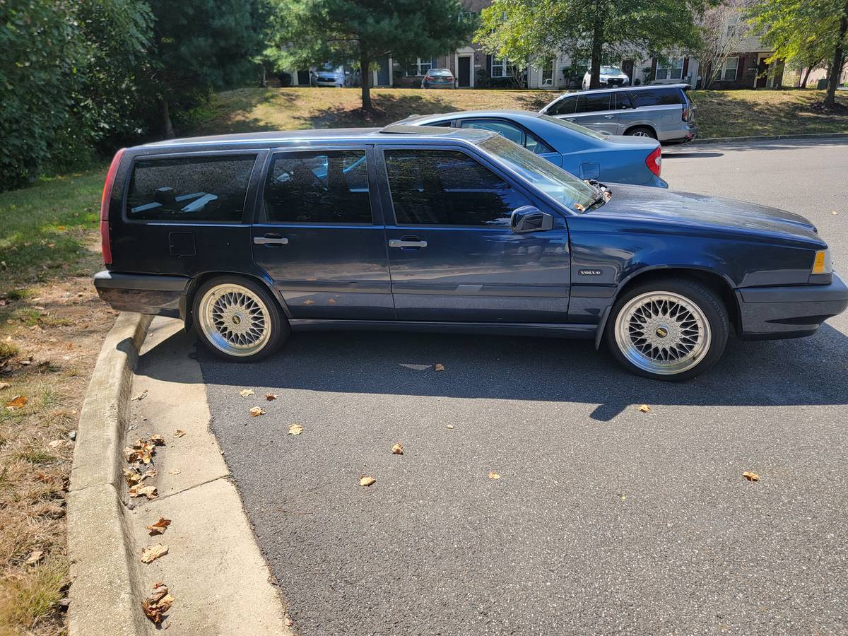 Volvo-1994-blue