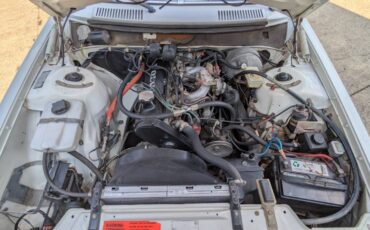 Volvo-240-1986-white-18