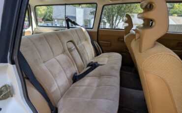 Volvo-240-1986-white-20