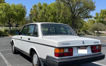 Volvo-240-1987-1