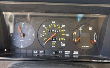 Volvo-240-1987-10