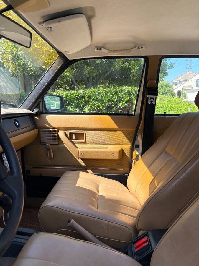 Volvo-240-1987-11