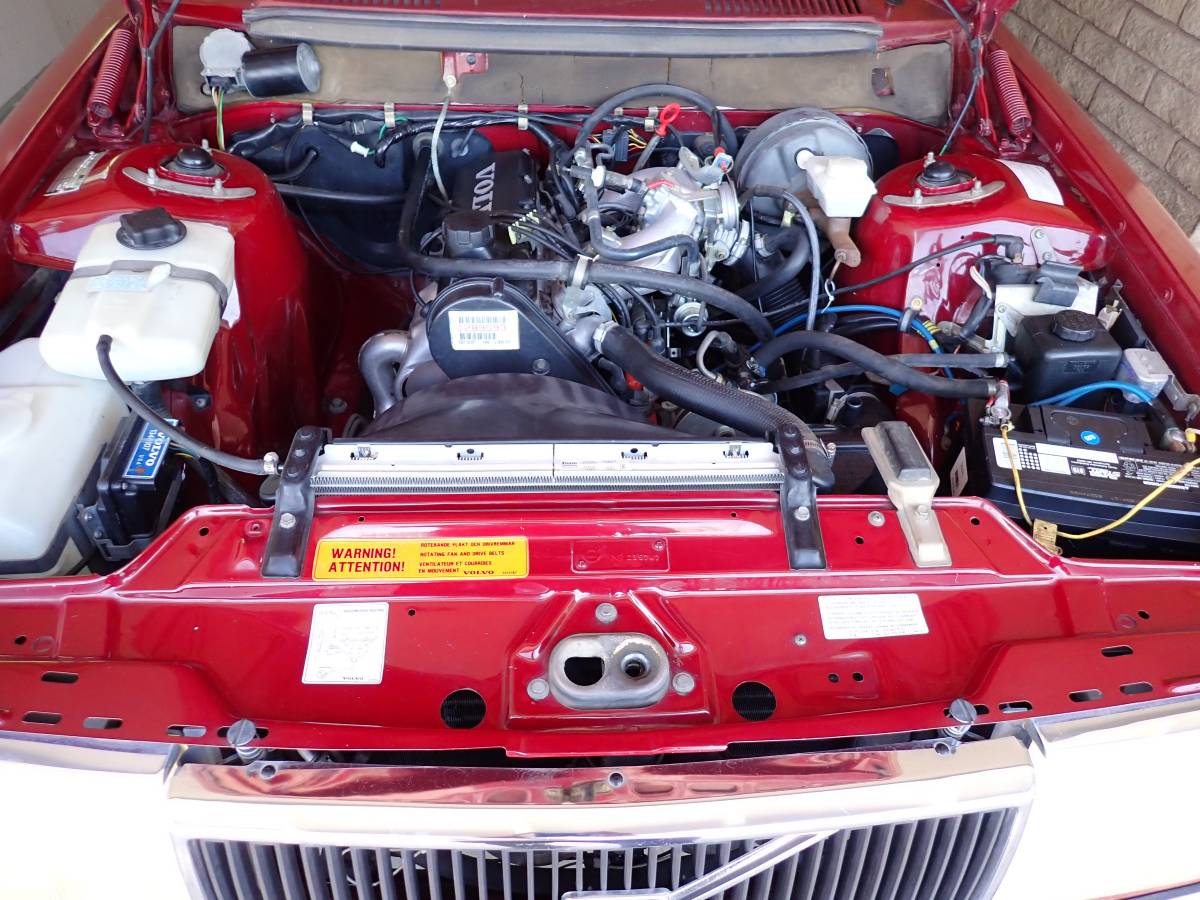 Volvo-240-1987-12