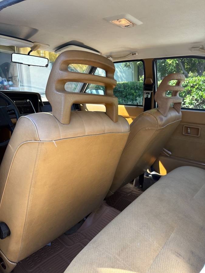 Volvo-240-1987-13