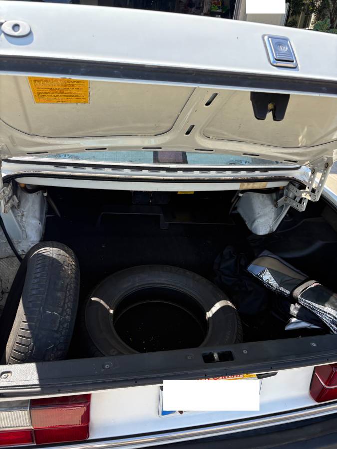 Volvo-240-1987-17