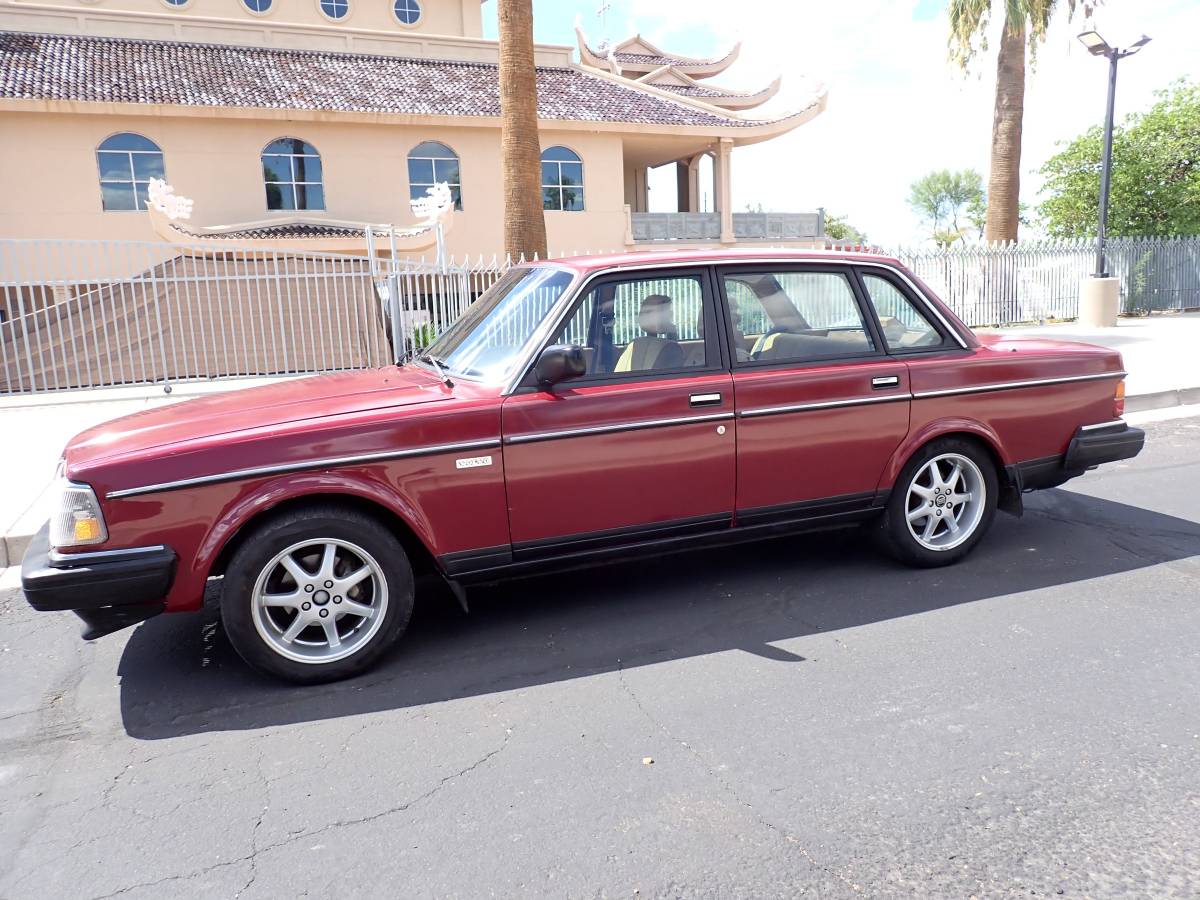 Volvo-240-1987-2