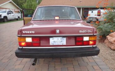 Volvo-240-1987-3