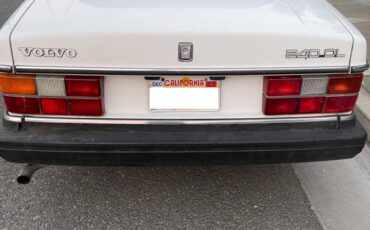 Volvo-240-1987-7