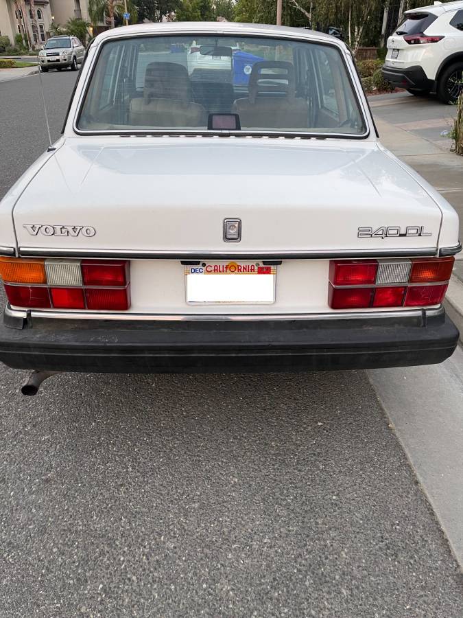 Volvo-240-1987-7