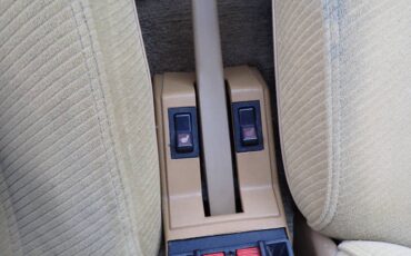 Volvo-240-1987-8