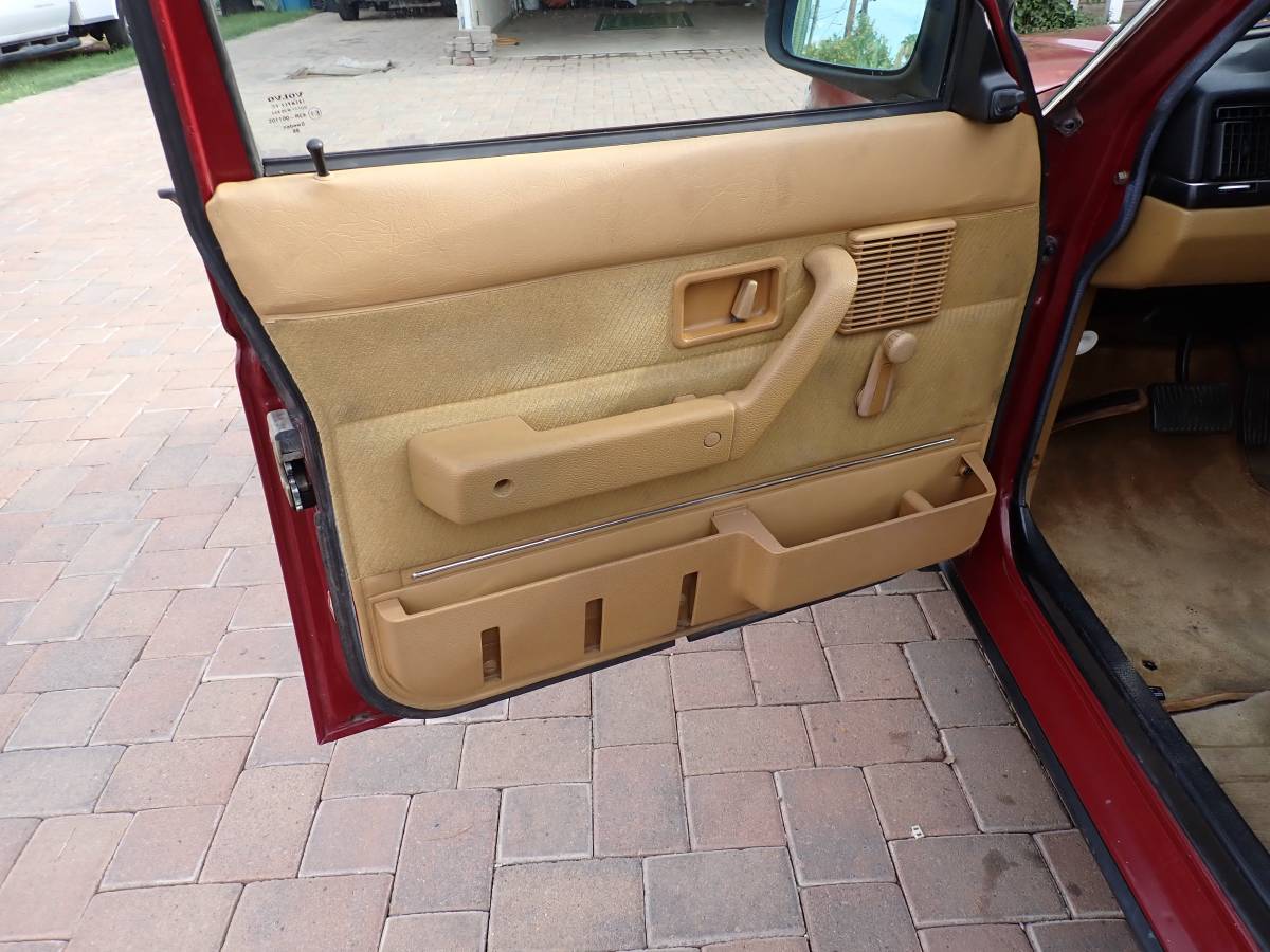 Volvo-240-1987-9