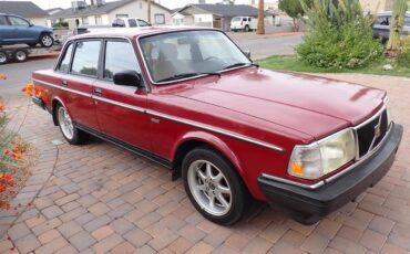 Volvo-240-1987-Red-Beige-15