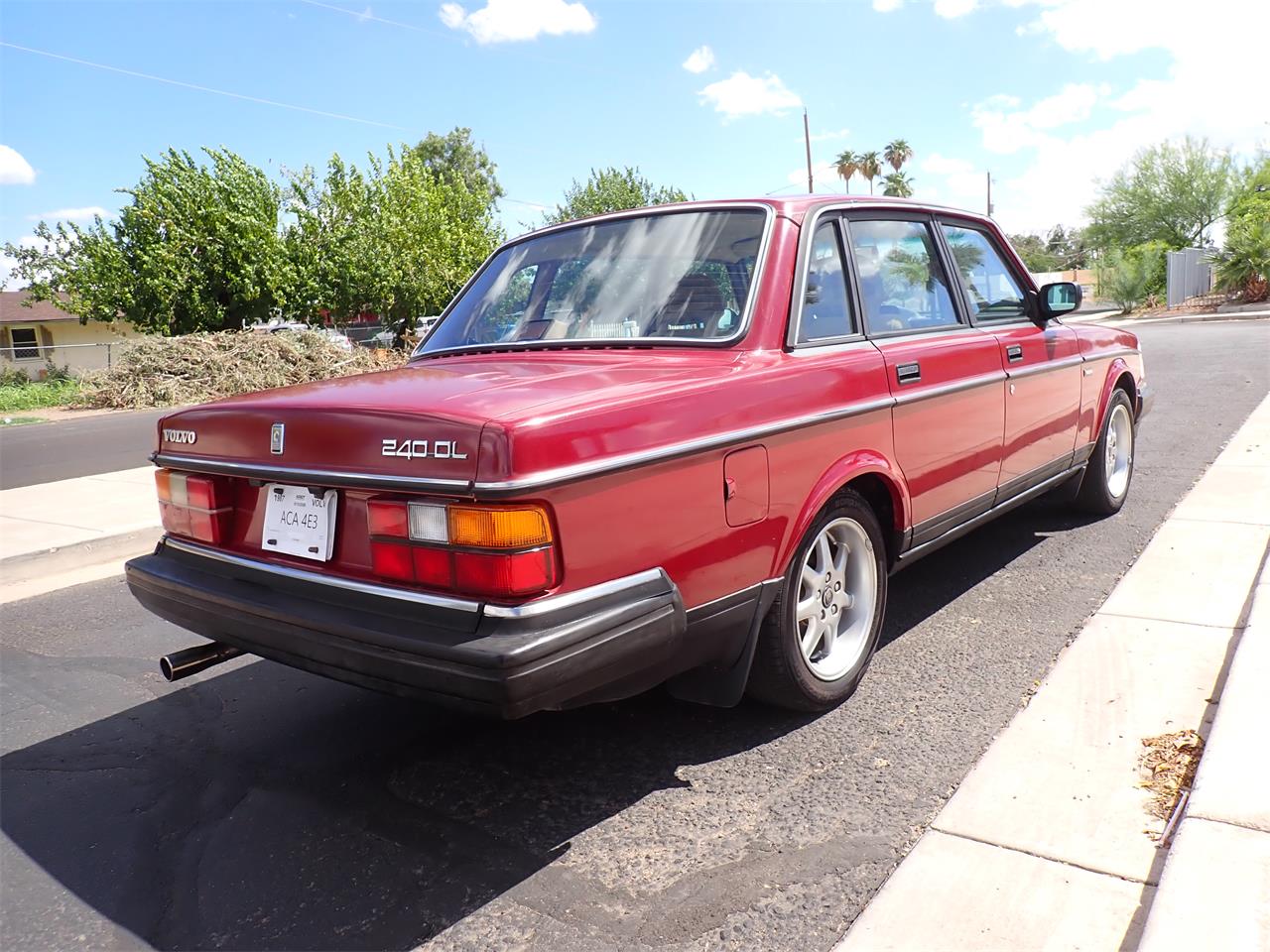 Volvo-240-1987-Red-Beige-17